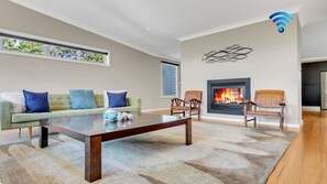 Smart TV, fireplace, Netflix, streaming services