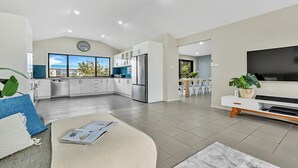 Unclassified image, 3 of 29, button - Seaside Royale - spacious, great entertainer (Callala Beach)