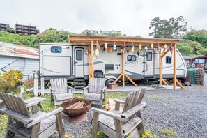 Exterior - Poop Deck - 3 minutes from the beach and right on the Noyo harbor (Fort Bragg)