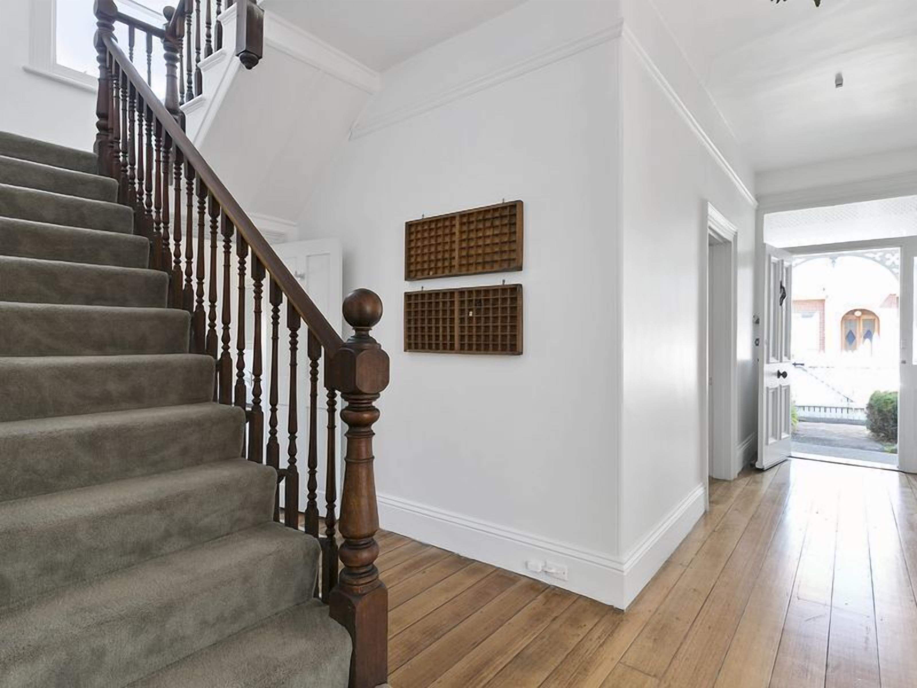 Amberley - circa 1880's luxury\nIdeal larger groups 5 b’rooms sleeps 9 — image 29