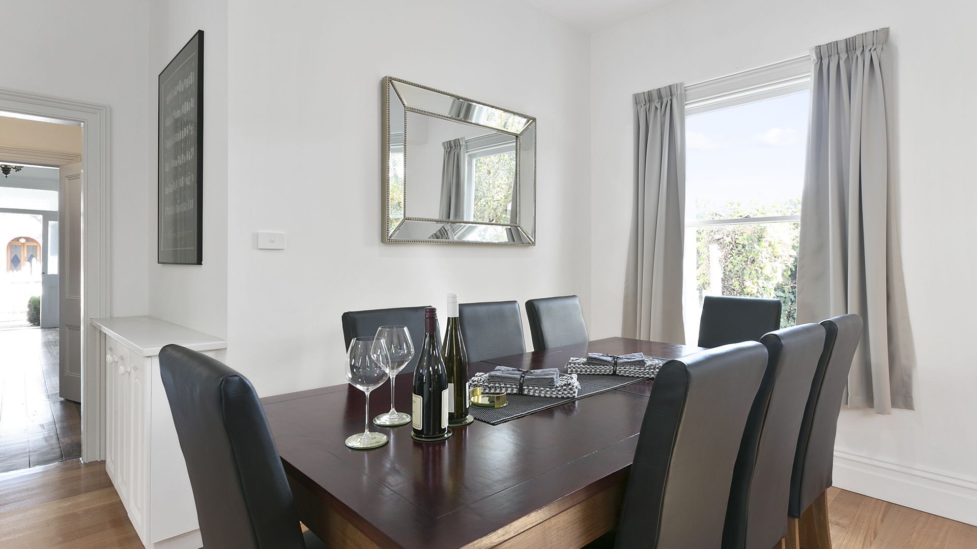 Amberley - circa 1880's luxury\nIdeal larger groups 5 b’rooms sleeps 9 — image 7