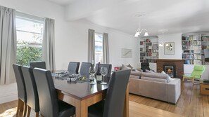 Dining - Amberley - circa 1880's luxury
Ideal larger groups 5 b’rooms sleeps 9 (Sandy Bay)