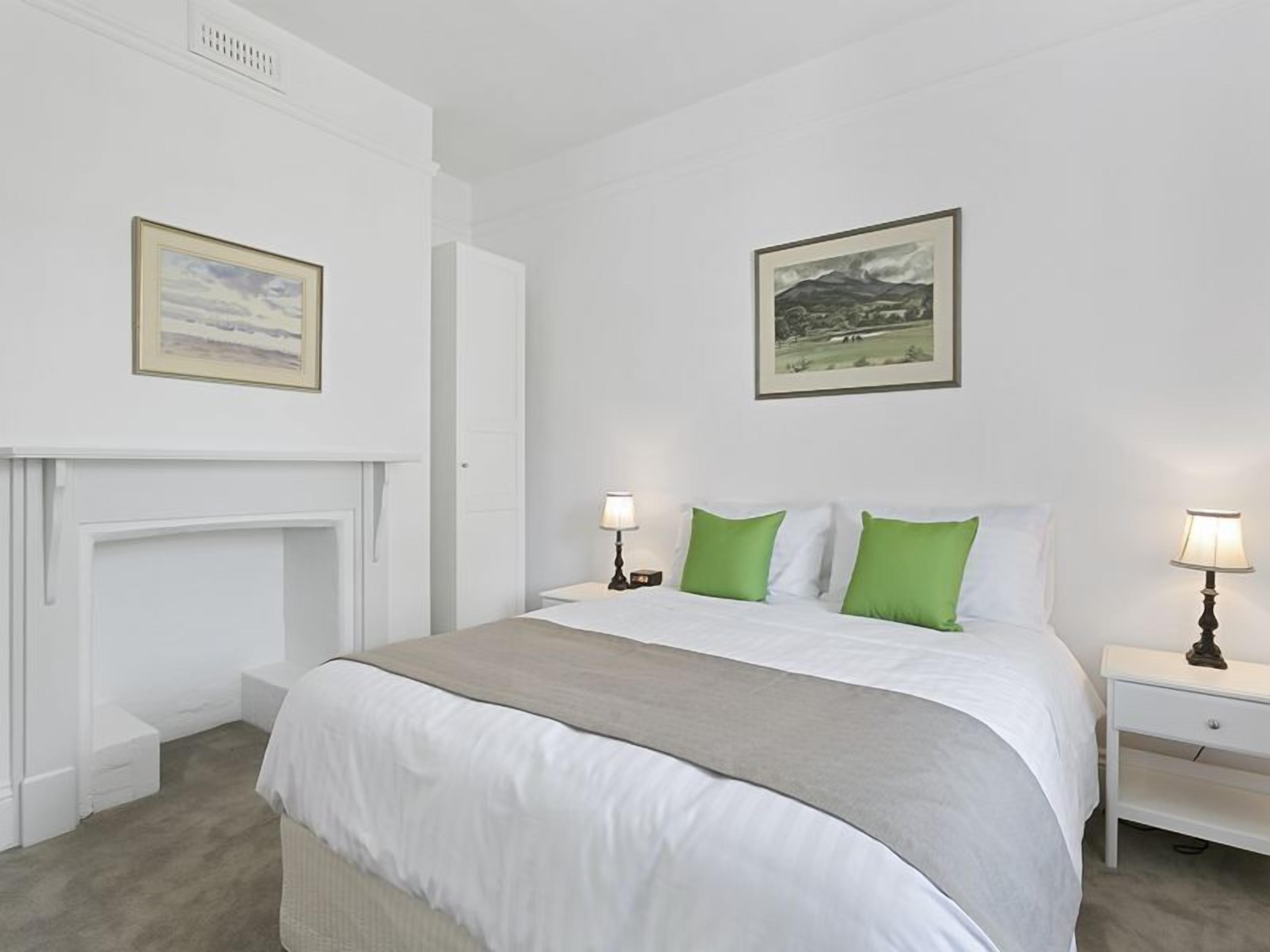 Amberley - circa 1880's luxury\nIdeal larger groups 5 b’rooms sleeps 9 — image 16