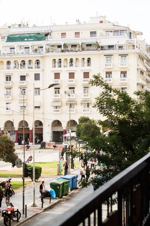 Property grounds - Aristotelous Sq, city center entire 120sq m flat  (Thessaloniki)
