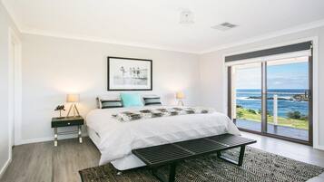 4 habitaciones, tabla de planchar con plancha, cuna de viaje y wifi