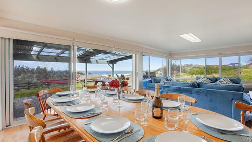 Antonio's Paradise – direct beach access