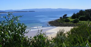 Beach - Antonio's Paradise – direct beach access (Culburra Beach)