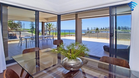 Dining. Something Special 502 Sebel Kiama