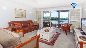 TV - Aroona at Minnamurra - a stay at Aroona will refresh the senses and calm the soul (Minnamurra)