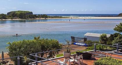 Aroona at Minnamurra - a stay at Aroona will refresh the senses and calm the soul