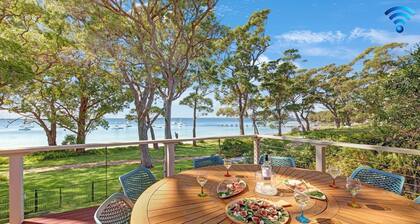 Tradewinds – extensive deck over the water