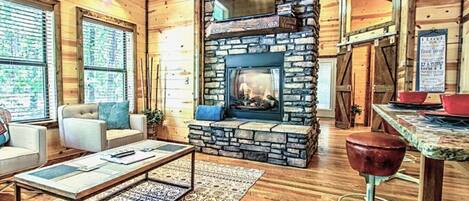 Televisie, een open haard, een kantoor en een printer