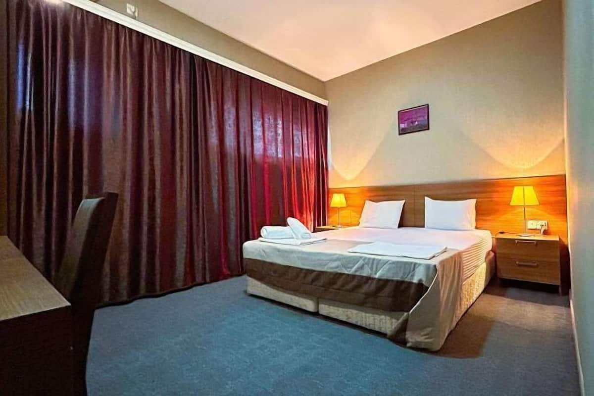 Egyptian cotton sheets, premium bedding, down duvets, pillow-top beds