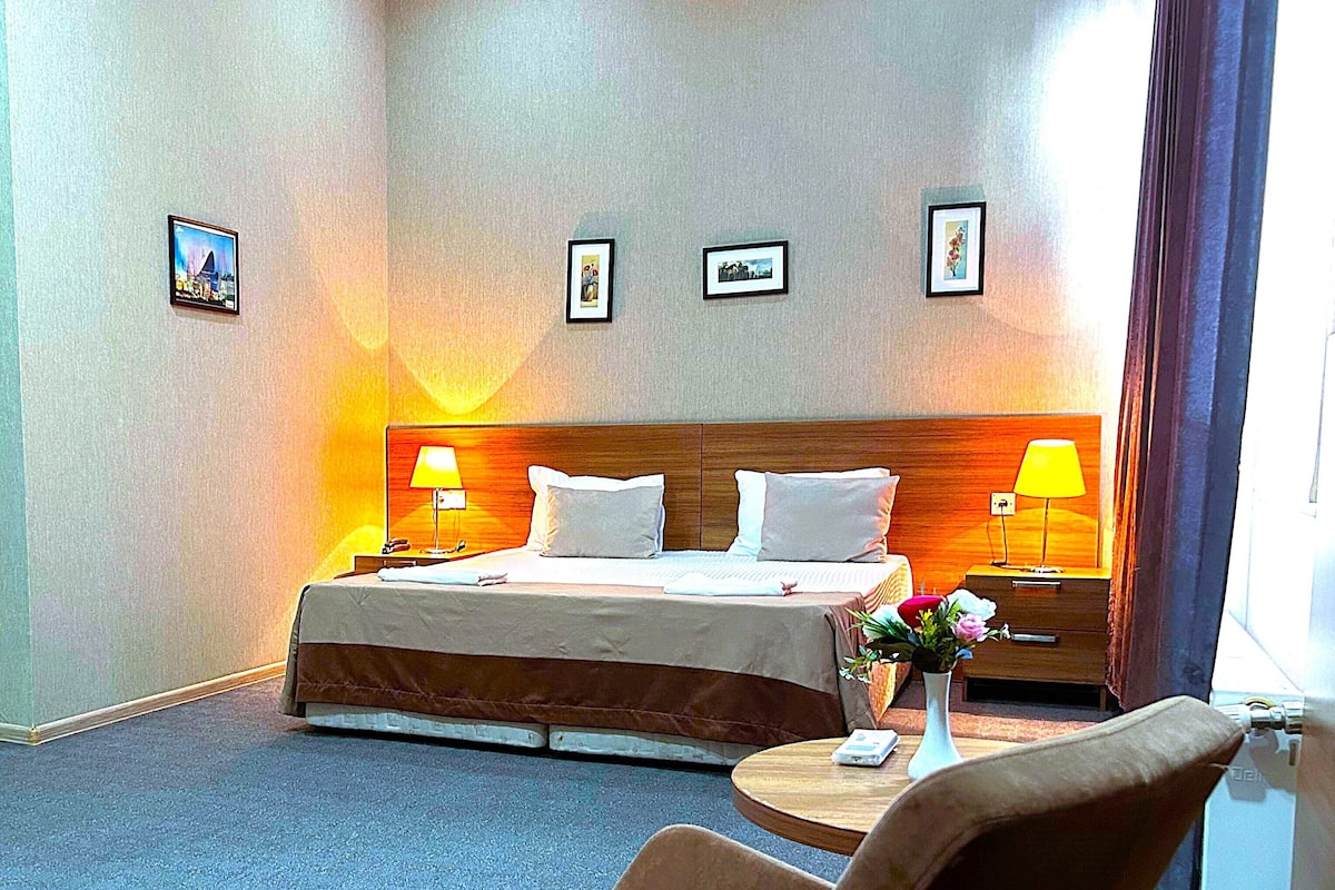 Deluxe Double Room, Pool Access, City View