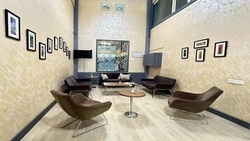 Sala de estar en el lobby