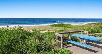 Between 2 Beaches – pet friendly cottage