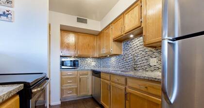 Gorgeous Condo Near Historic Santa Fe Plaza!