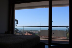 2 bedrooms, iron/ironing board, travel cot, WiFi