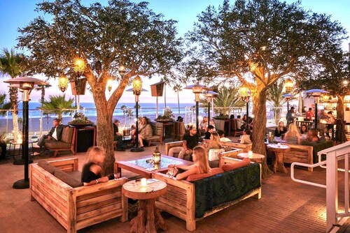 THE WHITE HOUSE Ocean view roof top spa, bikes