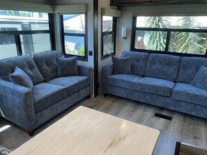 TV, DVD player - Driftwood - In the heart of Fort Bragg close to world class beaches, hikes and more. (Fort Bragg)