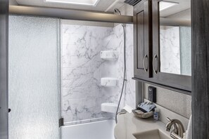 Hair dryer, towels - Driftwood - In the heart of Fort Bragg close to world class beaches, hikes and more. (Fort Bragg)