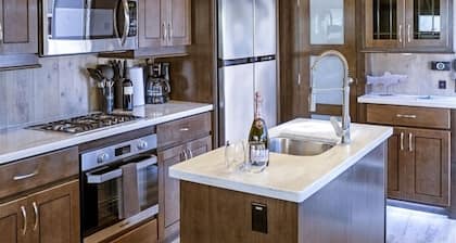 Driftwood - In the heart of Fort Bragg close to world class beaches, hikes and more.