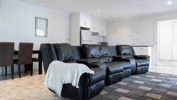 Cottage | Living area | Flat-screen TV