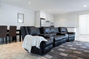 Cottage | Living area