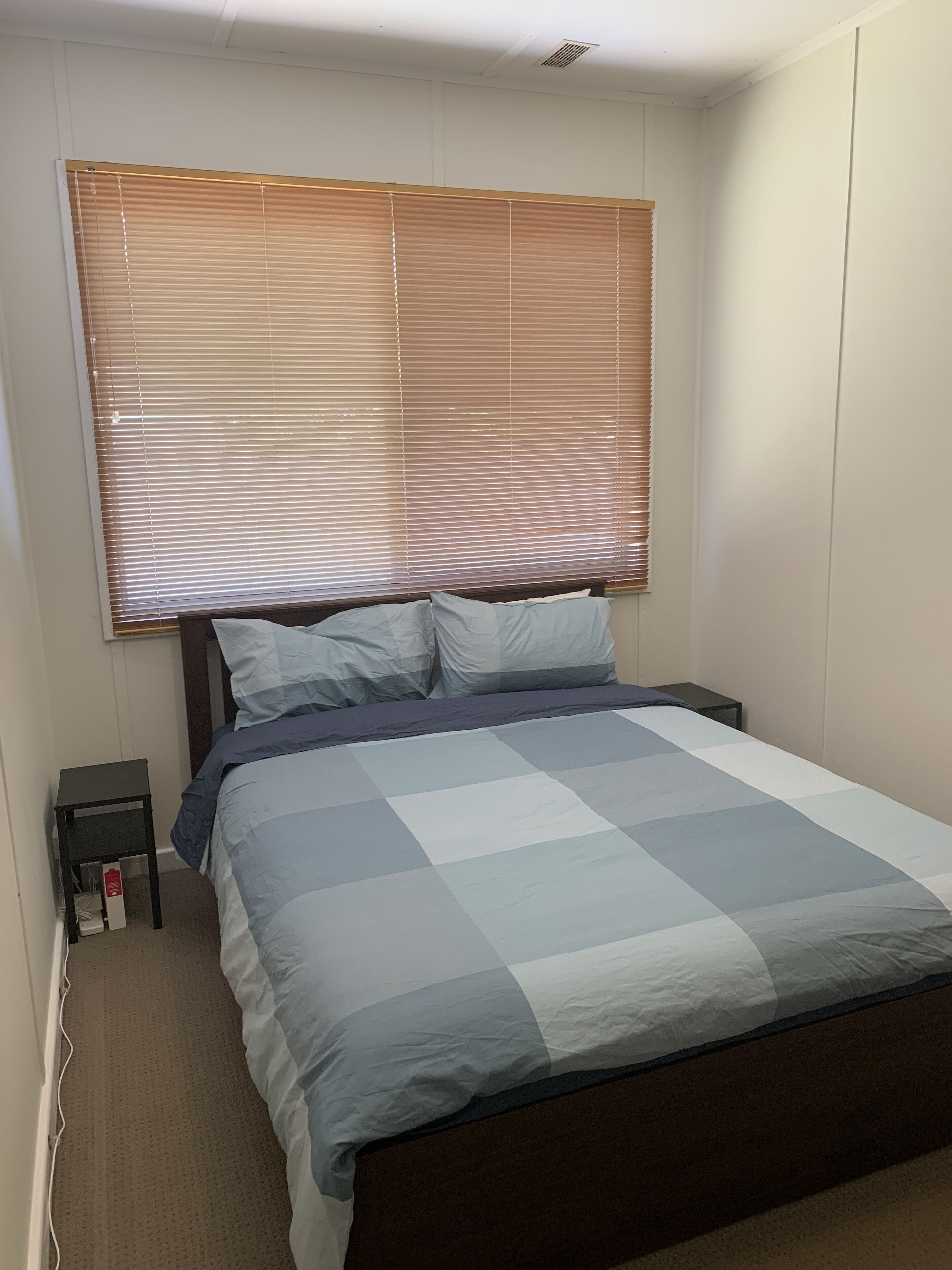 4 bedrooms, desk, iron/ironing board, free WiFi