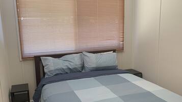 4 bedrooms, desk, iron/ironing board, free WiFi