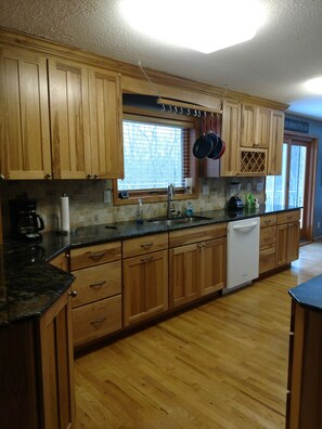 Fridge, microwave, oven, stovetop - Beautiful 4 Bedroom Eagle Lake Home (Park Rapids)