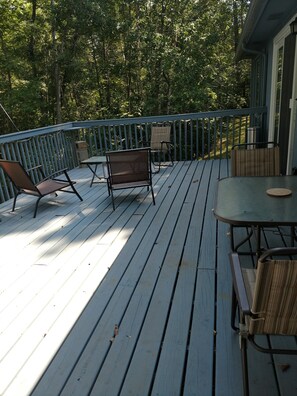 Outdoor dining - Beautiful 4 Bedroom Eagle Lake Home (Park Rapids)