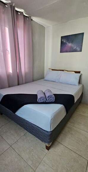 1 bedroom, iron/ironing board, WiFi, bed sheets - Moon Moods (Grote Berg)