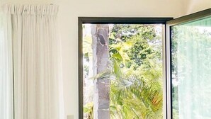 ห้องพาโนรามิก, เตียงคิงไซส์ 1 เตียง, วิวอ่าว, ริมทะเล | ตู้นิรภัยในห้องพ  ัก, เตารีด/โต๊ะรีดผ้า, Wi-Fi ฟรี