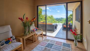 TV connectée, livres, chaßne hi-fi