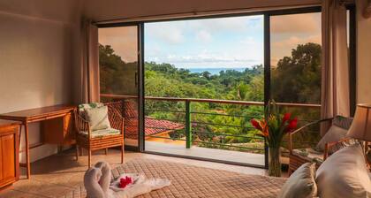 REMODELLED! NATURE LOVERS DREAM-OCEAN VIEW-WILDLIFE GARDEN-PRIVATE POOL