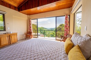 7 bedrooms, in-room safe, desk, iron/ironing board