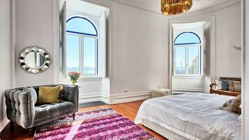 8 quartos, ferros/tábuas de passar roupa, Wi-Fi de cortesia