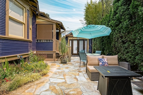 Private suite for 1–2 w/ secret patio & gas firepit