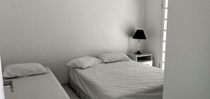 4 bedrooms, WiFi - MODERN, 4 SUITES C / AIR COND SPLIT, WI-FI, SKY, POOL SOLARIUM. NEXT TO THE BEACH (Bertioga)