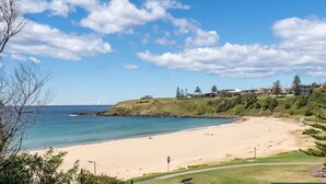 Beach - Beachside Getaway - 150 metres to beach (Kiama)