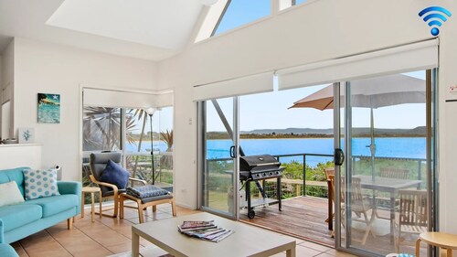 Tilbury Breeze – overlooking the Pacific Ocean