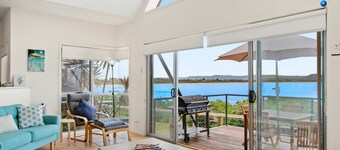 Tilbury Breeze – overlooking the Pacific Ocean