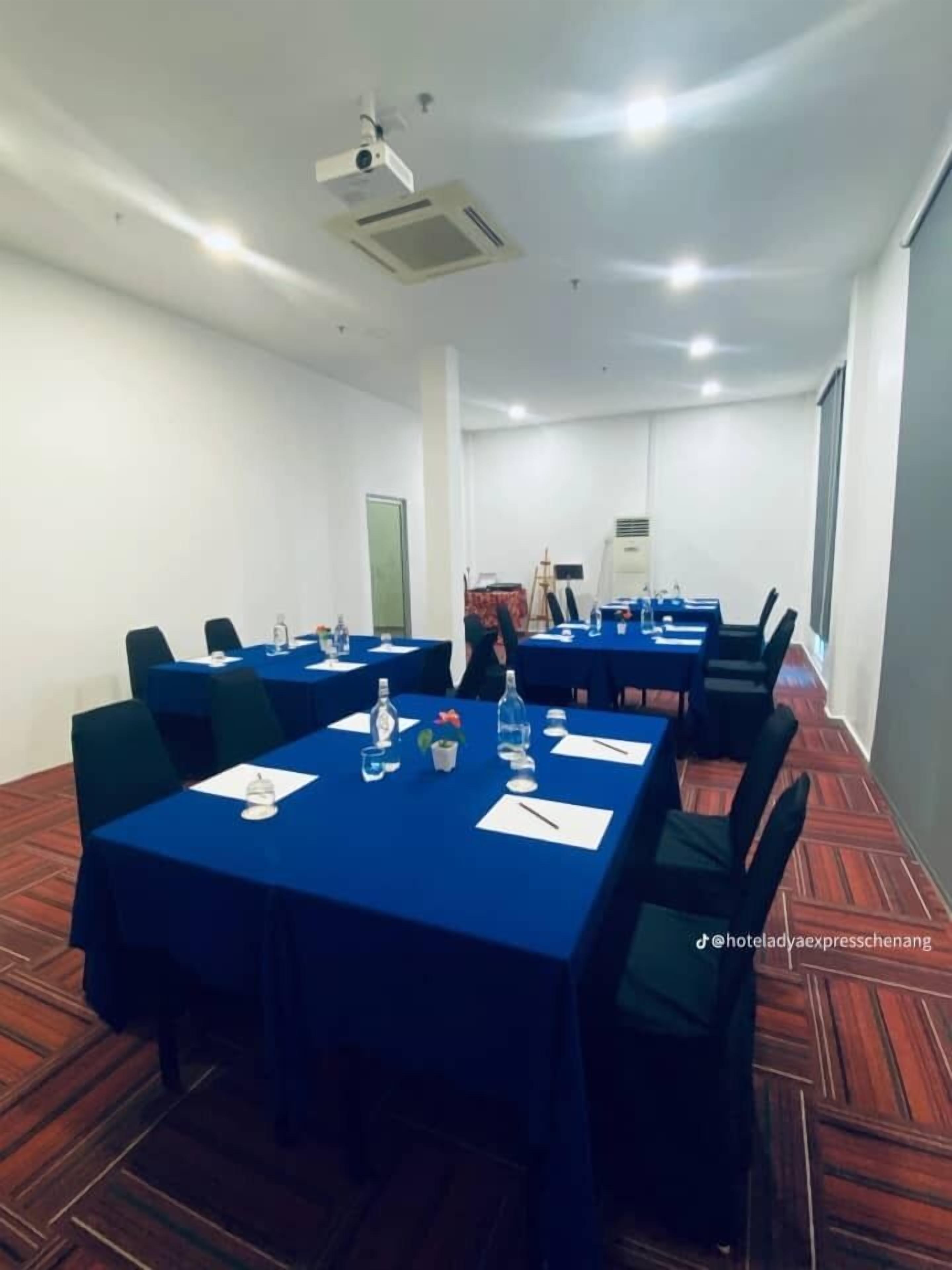 Foto - Hotel Adya Express Chenang