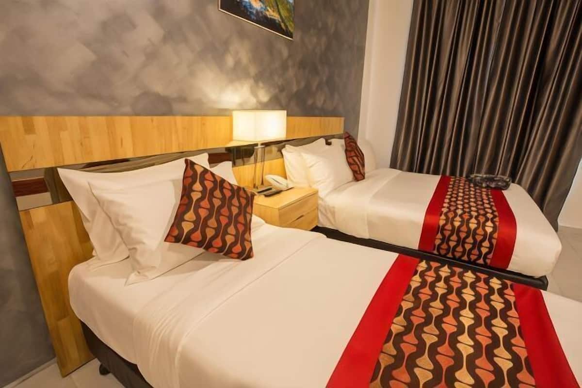 In-room safe, desk, iron/ironing board