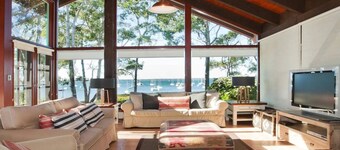 Izba - on the foreshore of Callala Bay