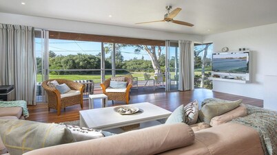 Isthmus on North Kiama Drive - On the beach, swimming pool, quiet location, close to the river