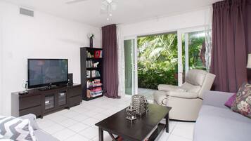 Smart-TV, Videospielkonsole, Netflix, DVD-Player