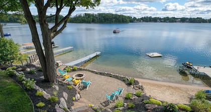 Enjoy the Best of Both Worlds on Beautiful Silver Lake