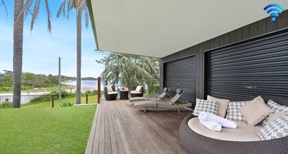 The Old Bottleshop - near waters of Currarong